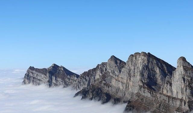 Switzerland freezes Maduro assets after ouster – Yahoo