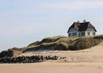 Holiday House Comes Home to San Marino – Outlook Newspapers