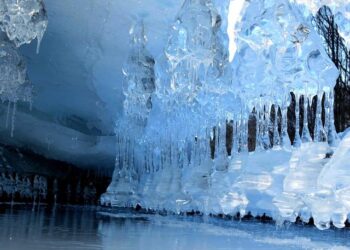 Freezing rain and ice cause major disruptions across Poland – TVP World