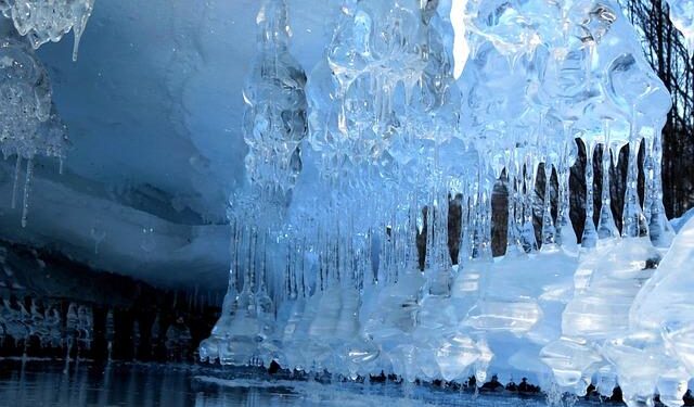 Freezing rain and ice cause major disruptions across Poland – TVP World