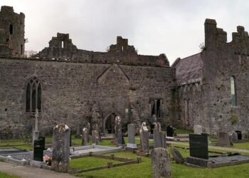 Limerick man accused of trafficking 66 people on a speedboat to Italy fights extradition to Greece – The Irish Independent