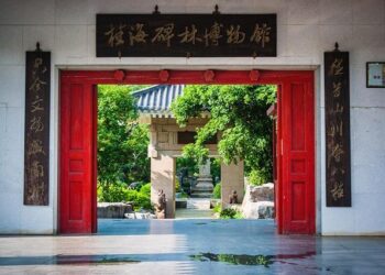 Isle of Man TT: Norwegian fans charter ship to visit races – BBC