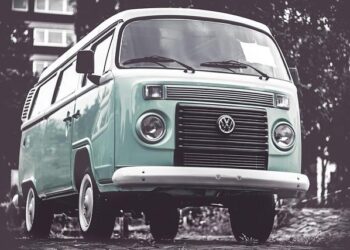 An Easy Windshield Maintenance Reminder For New Jersey Drivers – 94.3 The Point