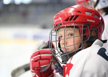 Stunning images from US vs Finland hockey match at 2026 Olympics – USA Today