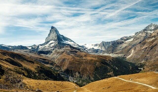 Why Switzerland Is Weighing a 10 Million Population Limit – Bloomberg.com