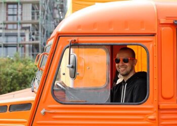 Yes, the US licence is valid in Estonia. But get the IDP. – Estonian World