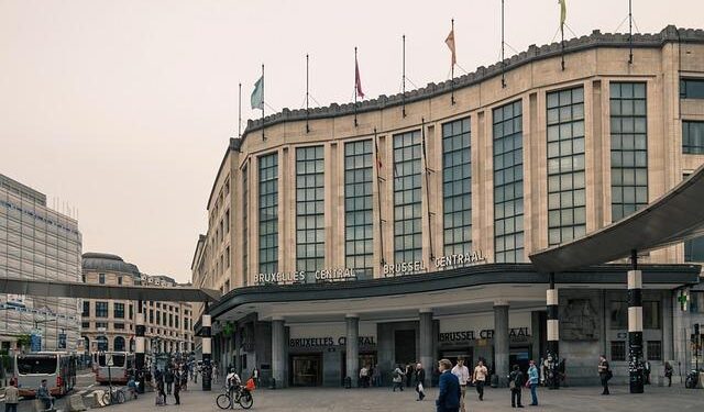 FT: Brussels tones down criticism of Orbán ahead of high-stakes Hungarian election – Caliber.Az