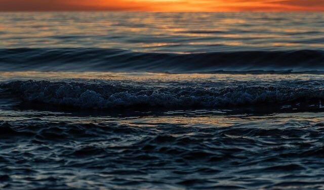 Denmark Evacuates US Submarine Crew Member In Greenlandic Waters – gCaptain