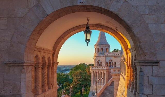 Hungary’s Orban deploys AI-made scare ads in close election – dw.com