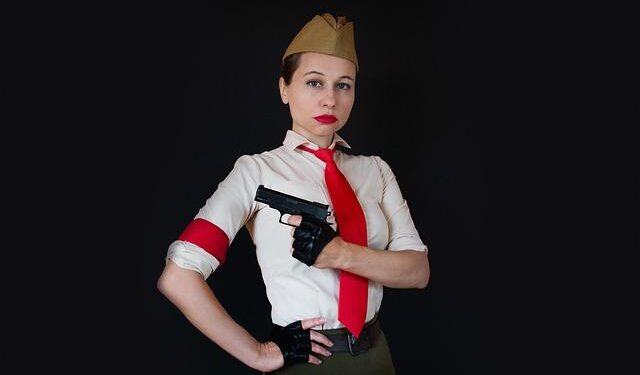 Azerbaijani soldiers are assisting those fleeing the conflict in Iran at the Astara border – Euronews.com