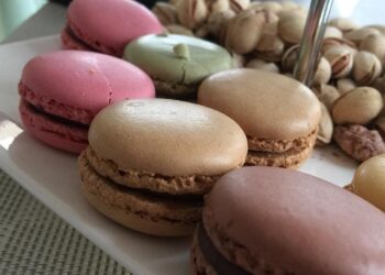 Macron teams up with Sánchez amid escalating clash with Trump – politico.eu