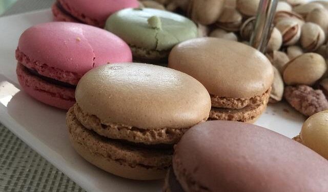 Macron teams up with Sánchez amid escalating clash with Trump – politico.eu