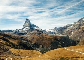 Switzerland to enshrine right to use cash inconstitution – Baltic News Network