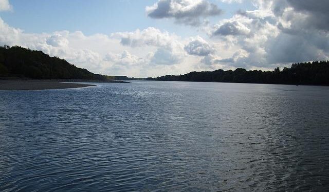 Hungary-Slovakia Fuel Pipeline Agreement: A New Era in Energy Stability – Devdiscourse