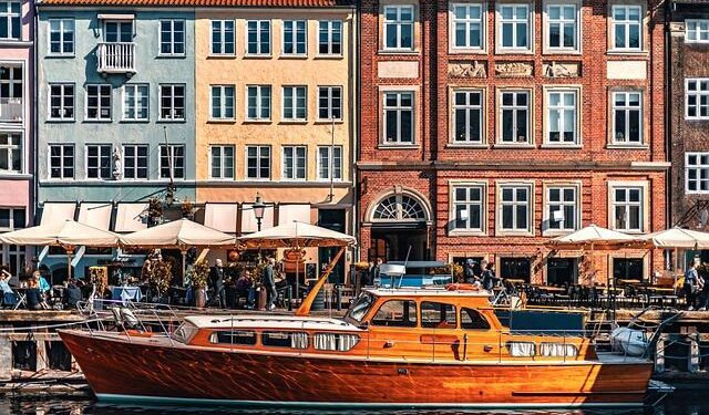 Danish Leader Says Trump Still Wants Greenland as Talks Underway – Bloomberg.com