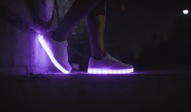 ‘Wowzer!’ – shoes fly and athletes collide in mixed relay – BBC