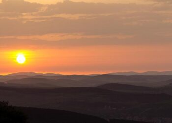 Sahara Dust Storm Engulfs Cyprus as Authorities Suspend Outdoor Activities – Greek City Times
