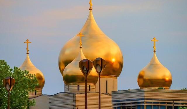 Russian Stocks Slip After Iran Says Strait of Hormuz ‘Completely Open’ for Duration of Ceasefire – The Moscow Times