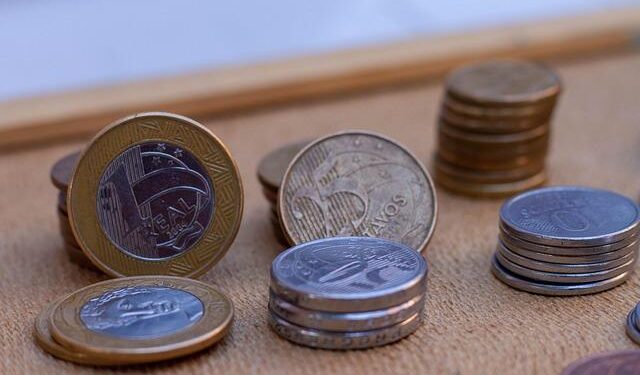 Average real wages in Romania shrink for third consecutive quarter, by 5.2% y/y in Q1 – Romania Insider