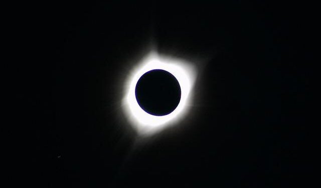August’s total solar eclipse will sweep over Spain, Iceland and Greenland – The Independent