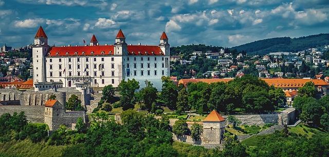 Slovakia Suspends Short-Stay Visas for Russian Tourists Through Summer – The Moscow Times