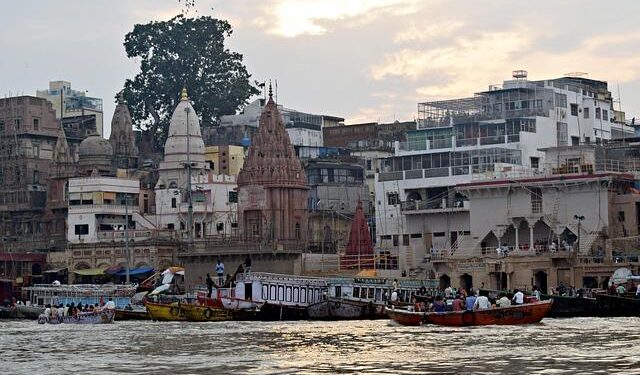Historic first Ganga Aarti held on River Thames in UK – The Hindu