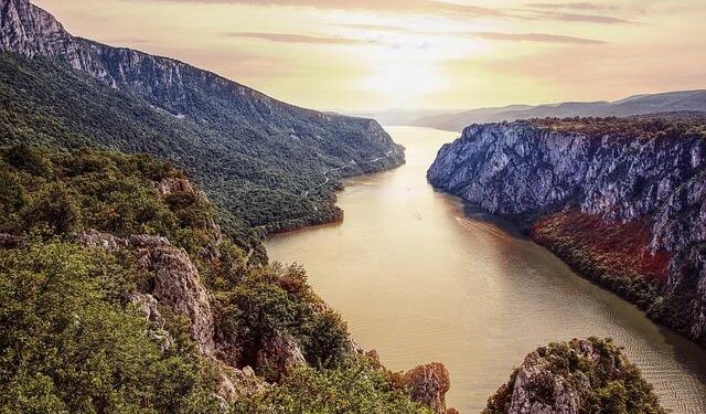 Serbia Holds Interest Rate Unchanged – TradingView